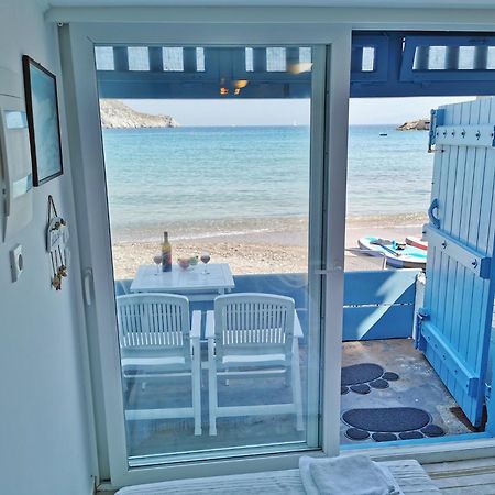 Blue Mare Apartments On The Beach Firopotamos Room photo