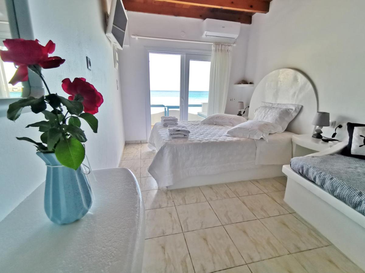 Blue Mare Apartments On The Beach Firopotamos Room photo