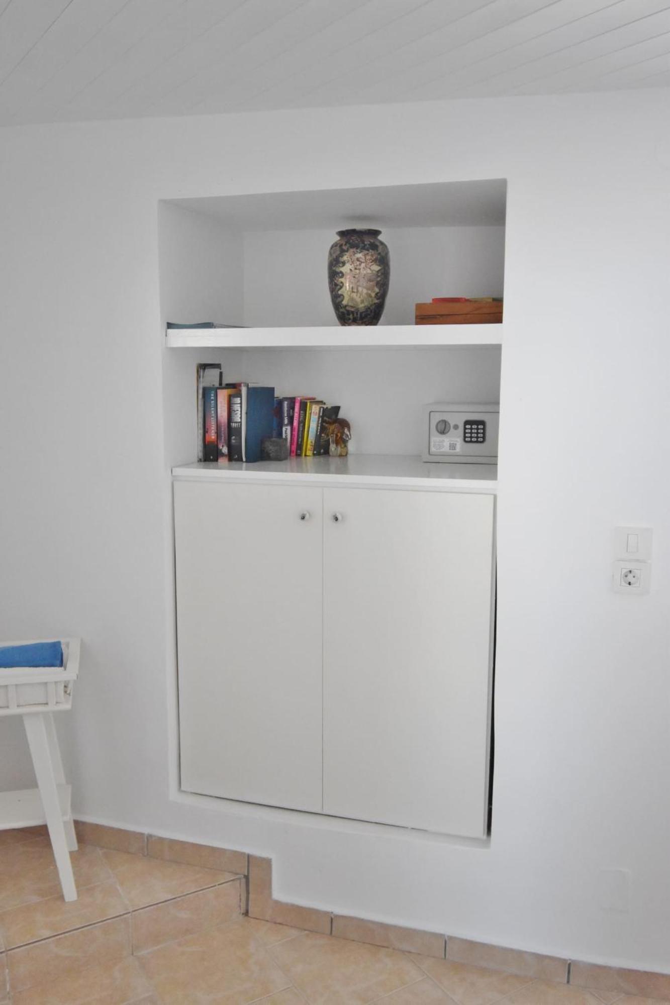 Blue Mare Apartments On The Beach Firopotamos Room photo