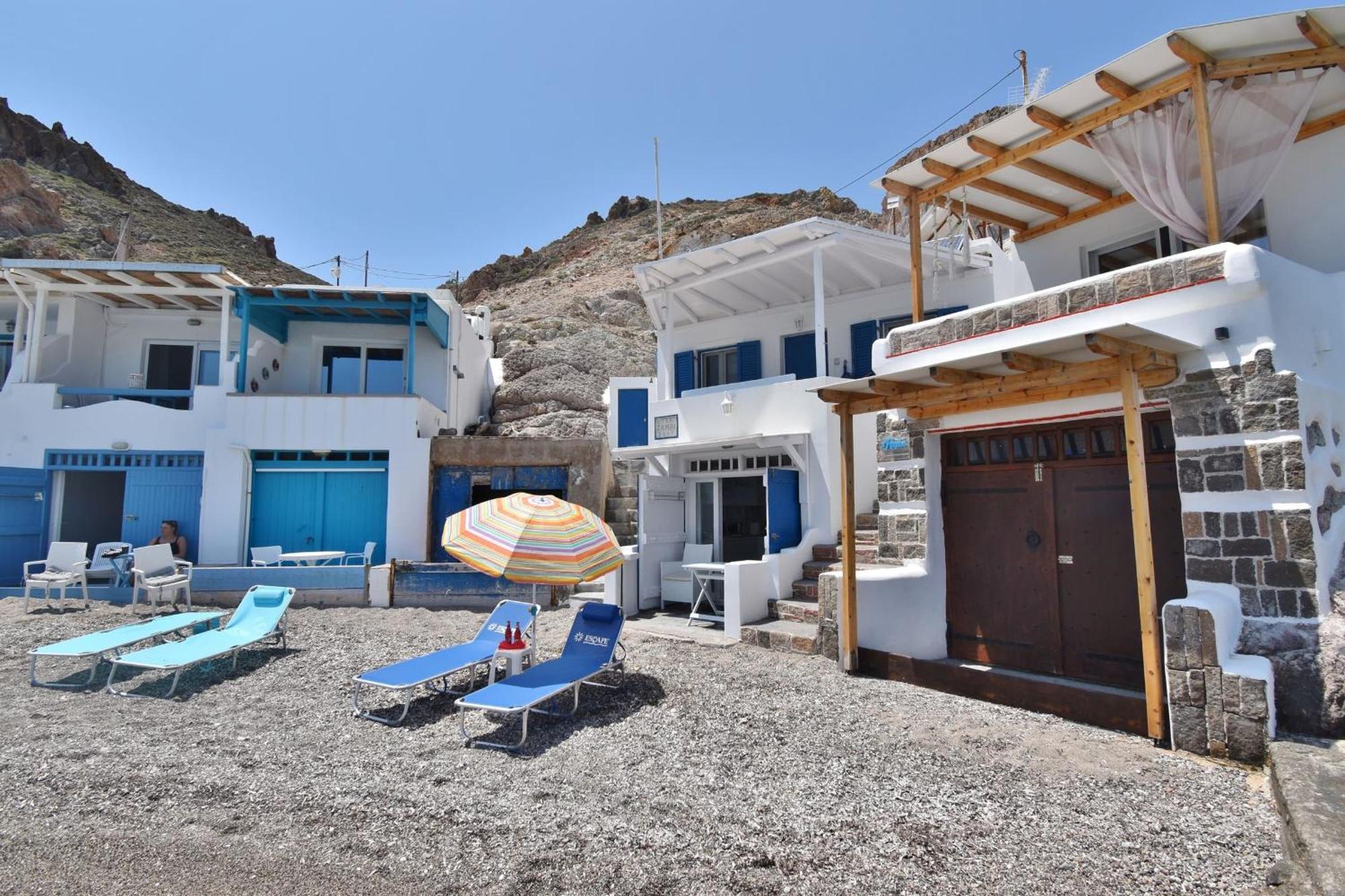 Blue Mare Apartments On The Beach Firopotamos Room photo