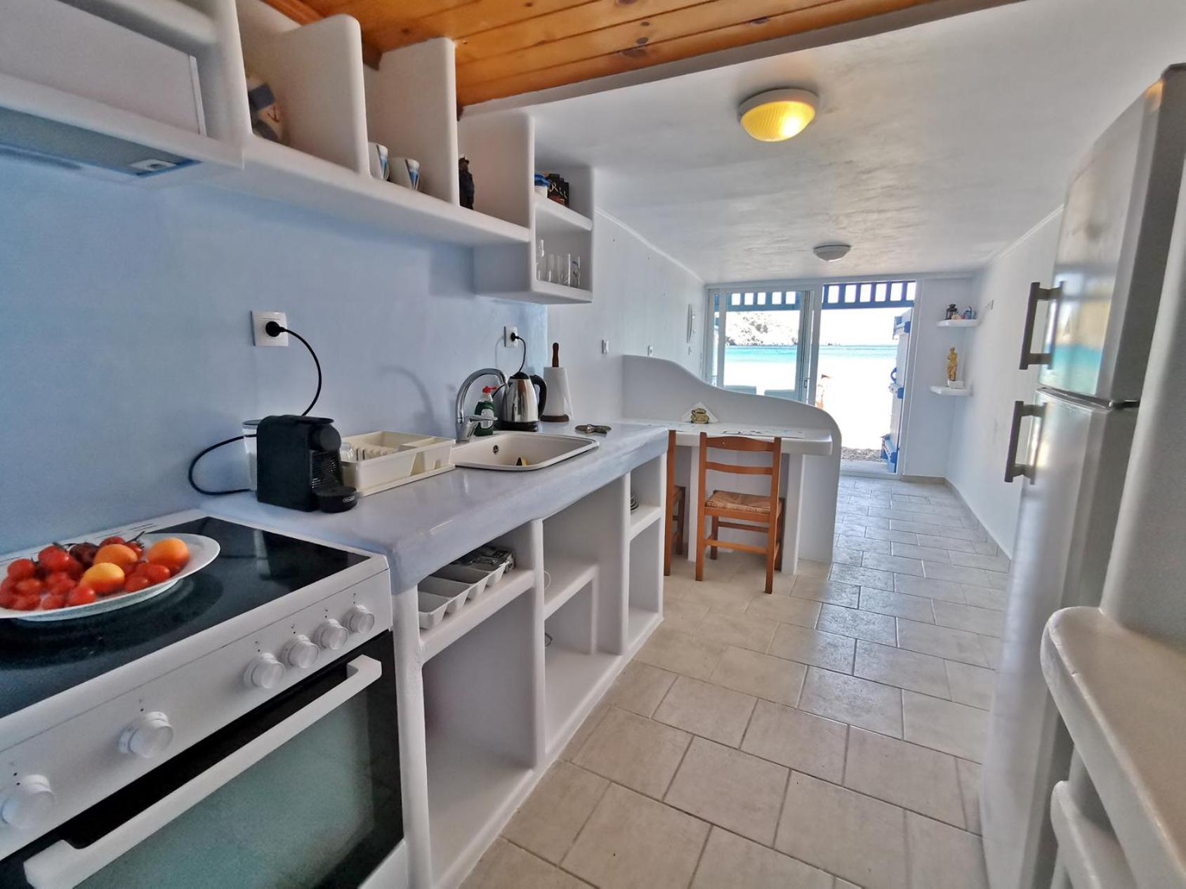 Blue Mare Apartments On The Beach Firopotamos Room photo