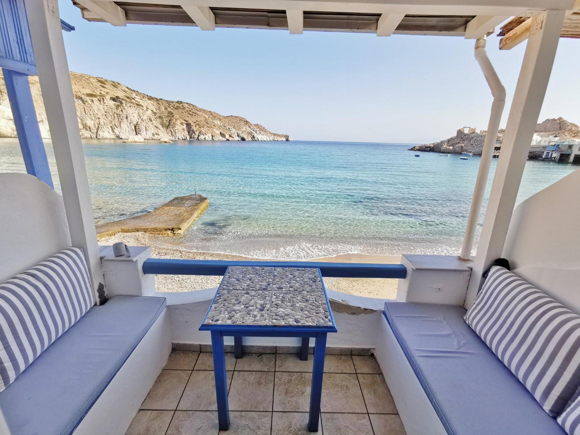 Blue Mare Apartments On The Beach Firopotamos Room photo