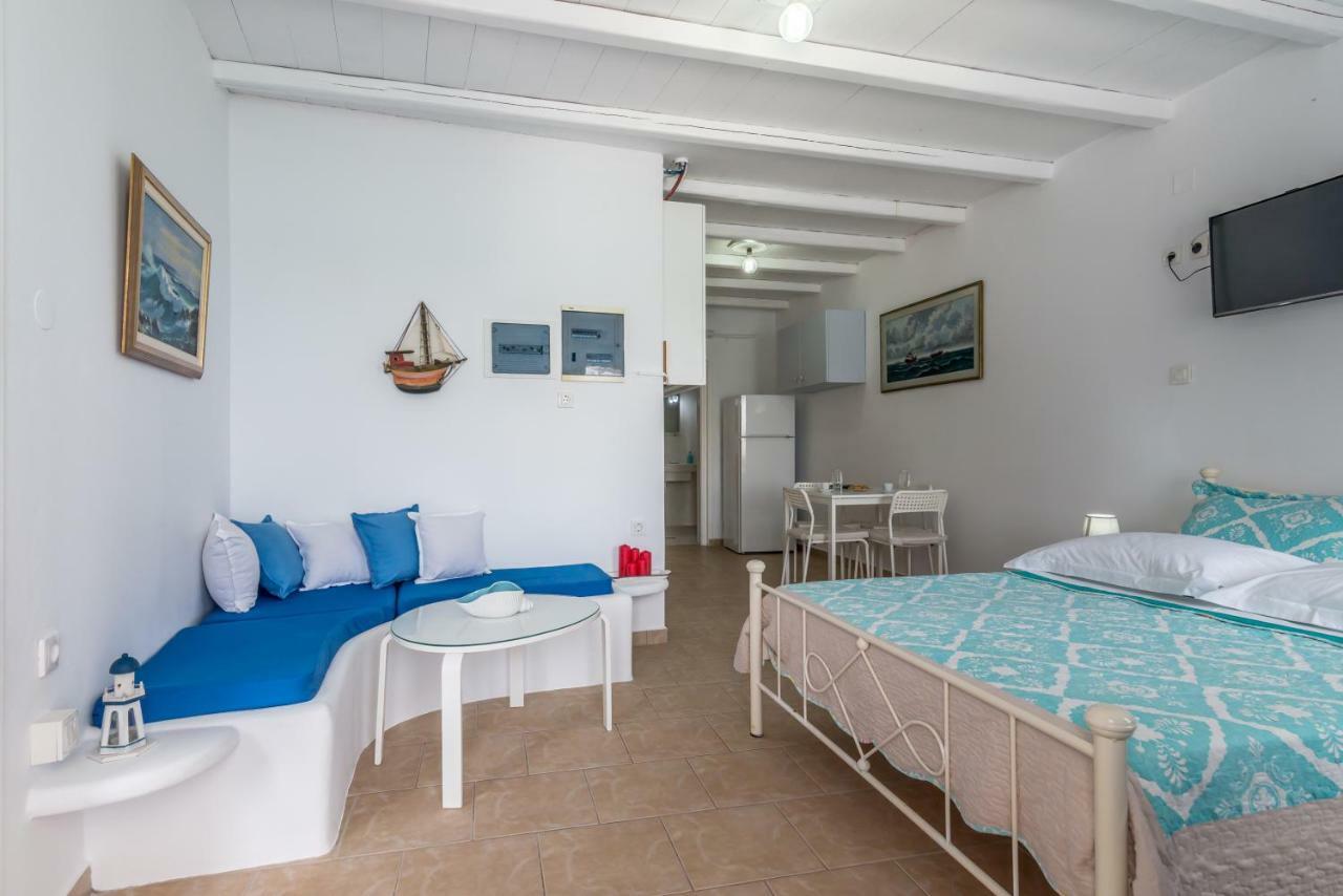 Blue Mare Apartments On The Beach Firopotamos Exterior photo